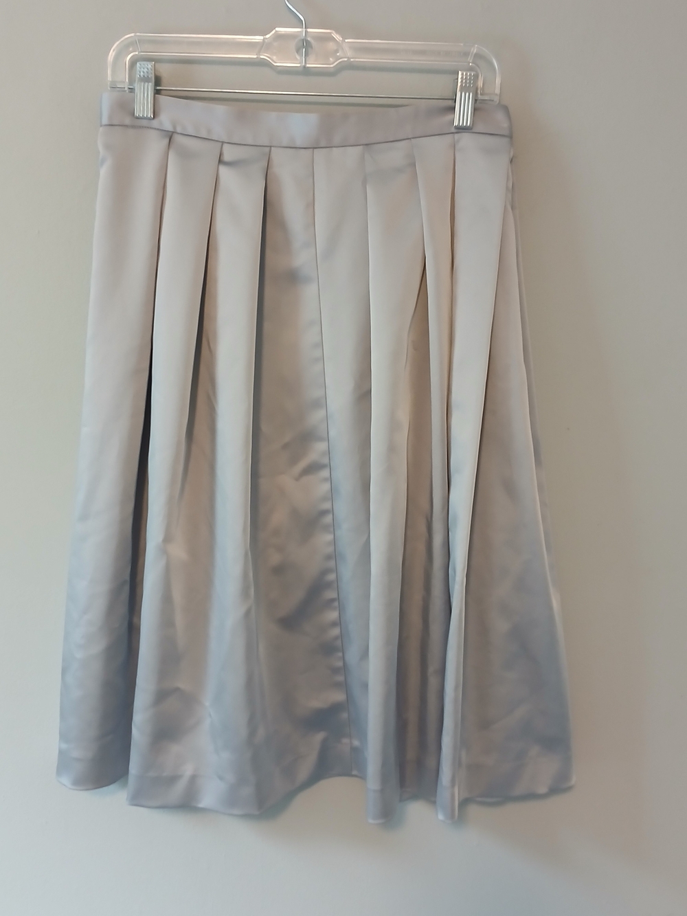 Zara Women's Size Medium Silver Satin Pleaded Knee Length Skirt A-Line Full
